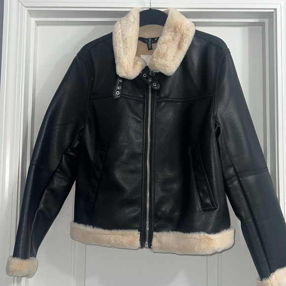 Faux fur lined jacket medium - Picture 6 of 7